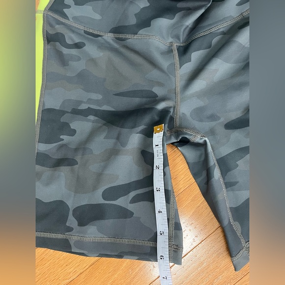 Reebok camo bike shorts - EUC - Picture 3 of 5